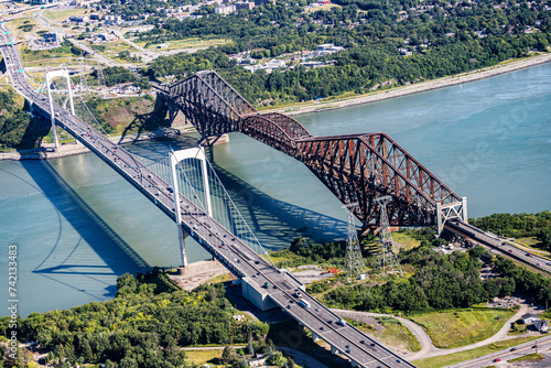 Vue aérienne du Pont Pierre Laporte et Pont de Québec photo