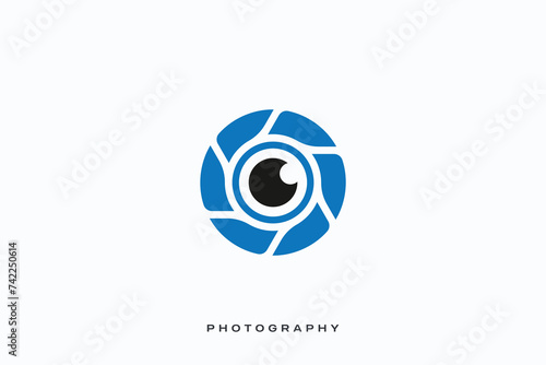 shutter multimedia production vector logo