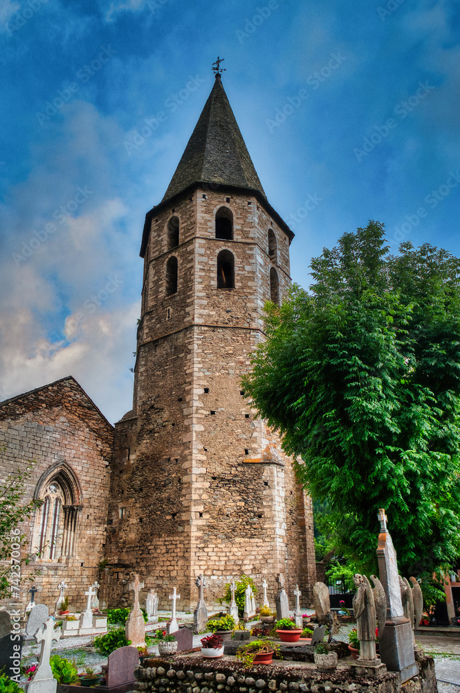 Obraz premium Salardu is the capital of the municipality of Alto Arán located in Valle de Aran in the province of Lerida, autonomous community of Catalonia, Spain.