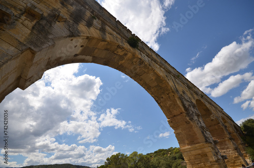 le dessous du pont du Gard
