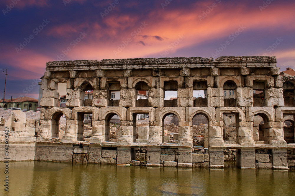 Basilica Therma  is an ancient Roman spa town located in the Yozgat province of Turkey. The bath was built in the 2nd century and used in Byzantine, Selcuk and Ottoman periods .