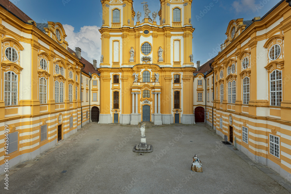 Fototapeta premium Melk Abbey, view of courtyard in front of Collegiate Church, St. Peter and St. Paul church, Melk, Austria
