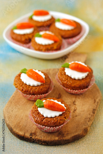 Cupcakes of carrots.