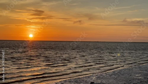 Sonnenuntergang an der Lagune in Walvis Bay