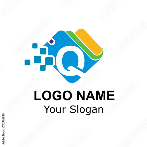 Initial Q Letter and Wallet with Digital Pixel for Technology, Digital Payment, Transaction Logo Idea