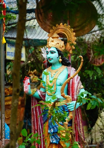 statue of indian god vishnu