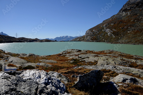 Malerische und majestätische Oberengadiner Gebirgslandschaft. Magnificant anf magic mountain region Oberengadin in the Swiss alps photo