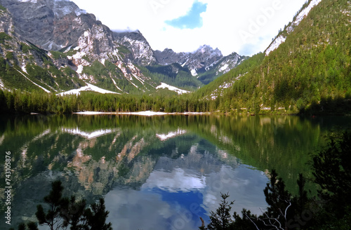 Fototapeta Naklejka Na Ścianę i Meble -  Lake Braies South Tyrol