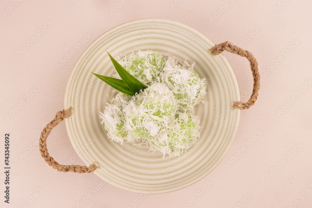 Pichi-Pichi or Pitsi-Pitsi is a Filipino Dessert made from Steamed ...