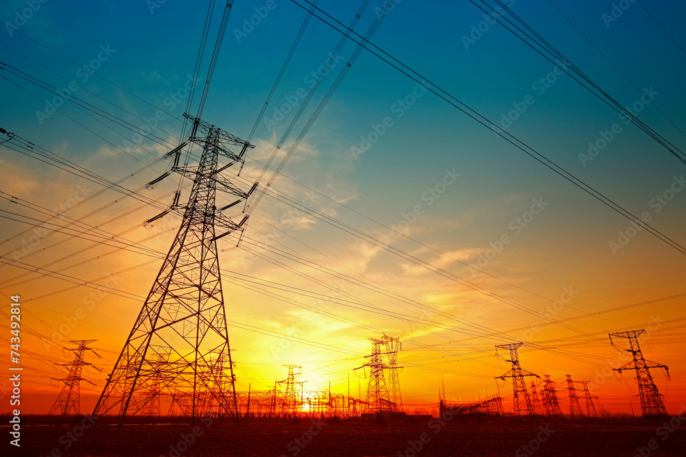 Fototapeta premium Wire electrical energy at sunset