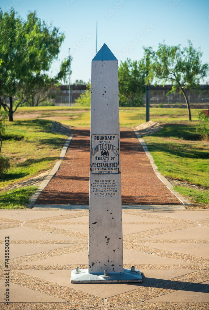 Obraz premium Chamizal National Memorial, the United States–Mexico international border, Texas