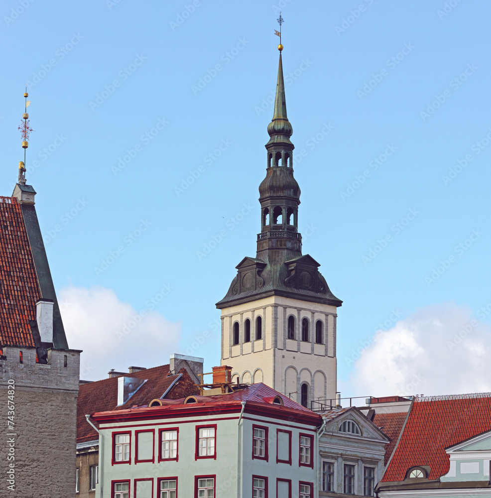 Obraz premium Colorful buildings of old town of Tallinn. Tallinn, Estonia.