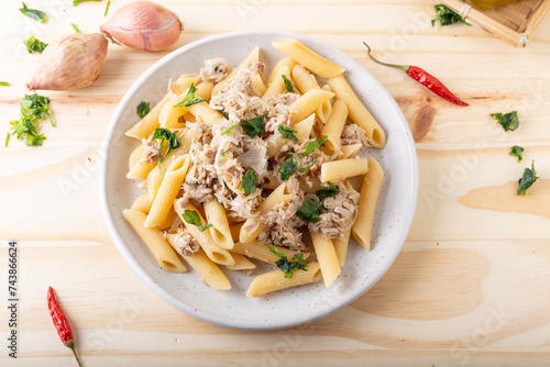 Pasta with tuna and onions, Italian food. Good for lunch or dinner, quick and healthy., Italian food. Good for lunch or dinner, quick and healthy.