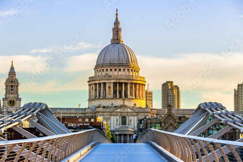Fototapeta Naklejka Na Ścianę i Meble -  Millennium Bridge and Saint Paul's Cathedral in London