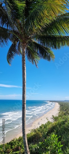 praia e mar com ceu azul