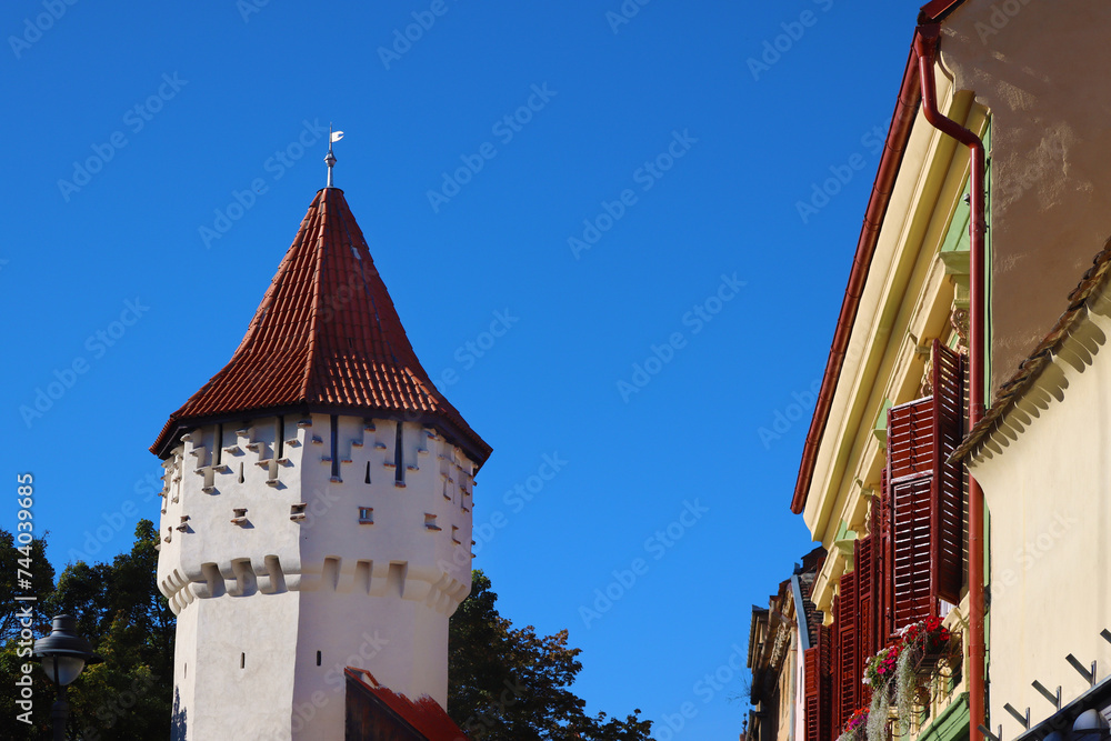 Obraz premium Medieval Carpenters Tower in downtown of the largest saxon city of Transylvania, Sibiu, Romania