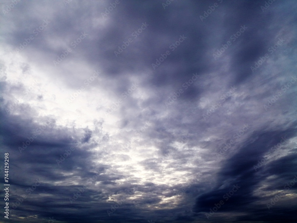 Fototapeta premium BLUE SKY WITH CLOUDS FOR THE BACKGROUND