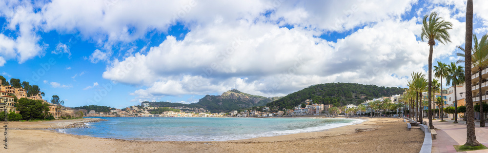 Panoramic View of the Tranquil Beach and Promenade in Port de Soller, Mallorca