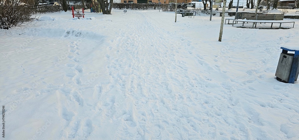 Fototapeta premium snow on a field.