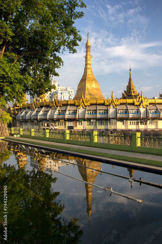 Sule Pagoda reflection-P
