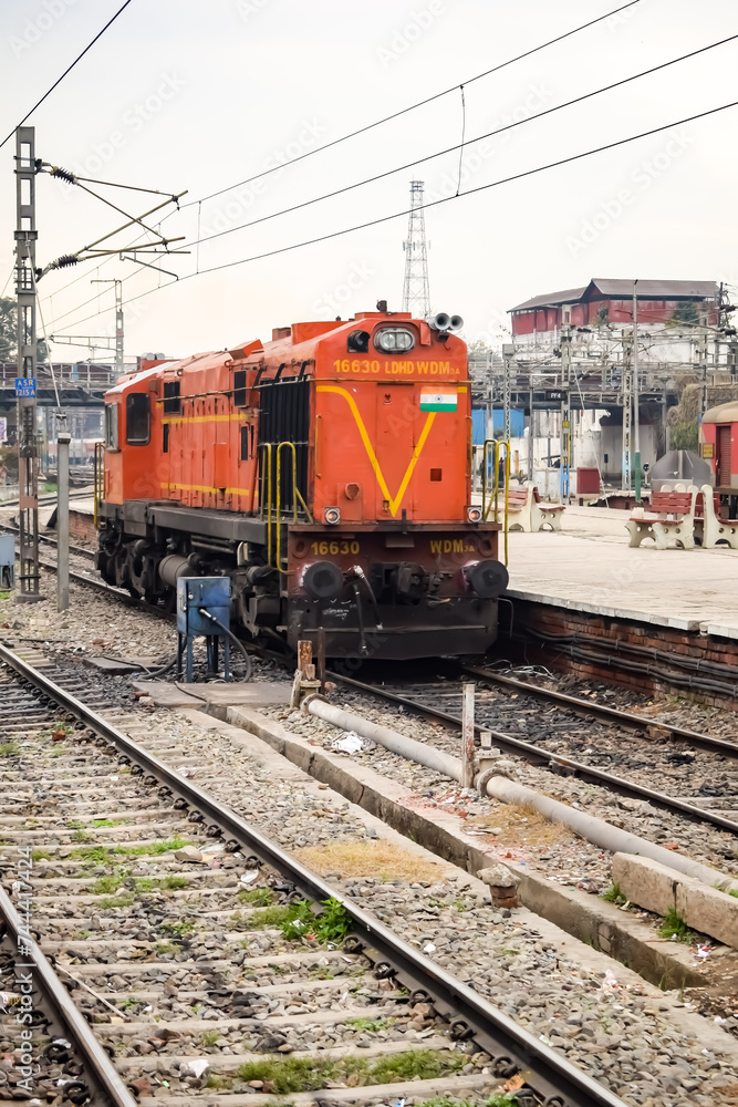 Foto de Amritsar, India, February 03 2024 - Indian train electric ...