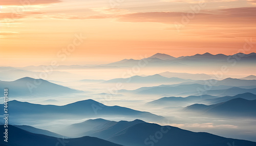 Romantische Hügellandschaft am Morgen bei Sonnenaufgang mit Nebel, Generative AI