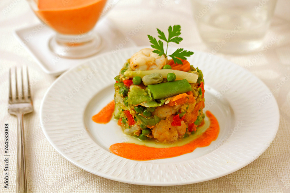 Scrambled vegetable with prawns. Scrambled vegetable with prawns.