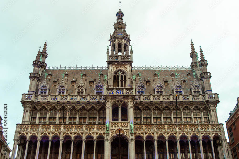 The Broodhuis is a building on the Grand Place of Brussels from the 19th century. 