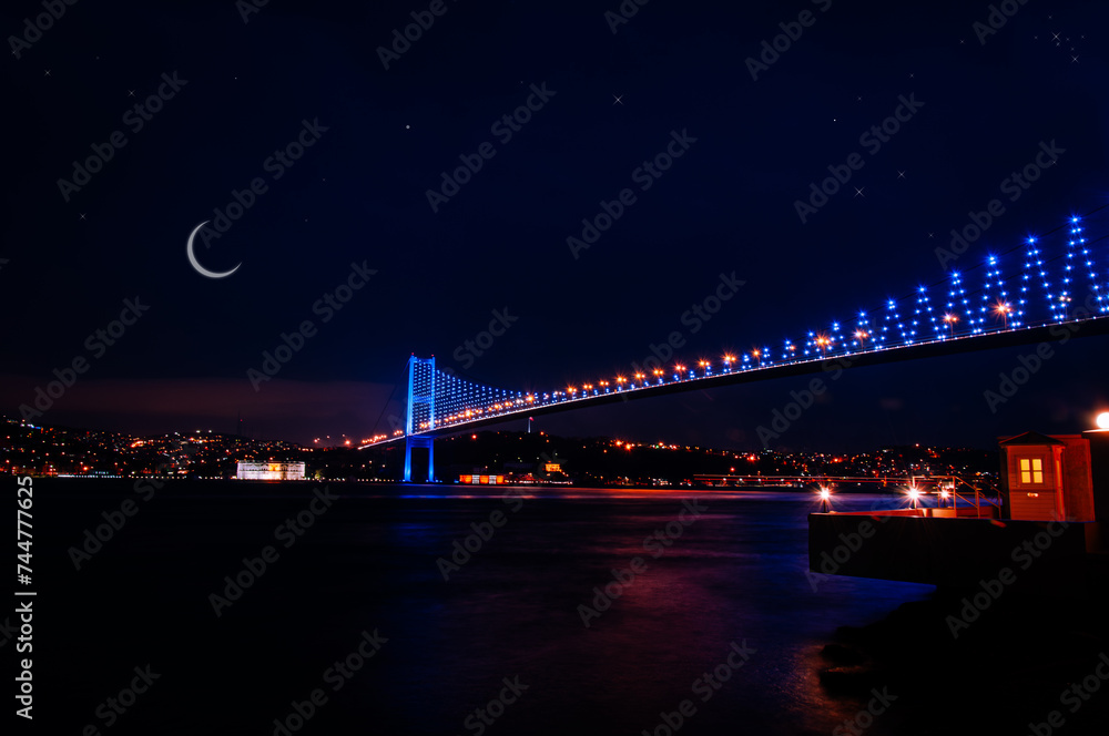 Fototapeta premium Bosphorus and Bosphorus Bridge under night lights.