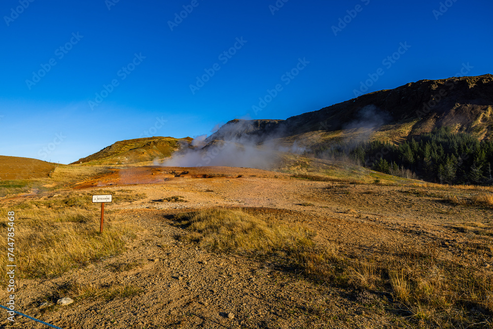 Heißen Quellen und Geysir, Geothermal Park in Hveragerdi  Island