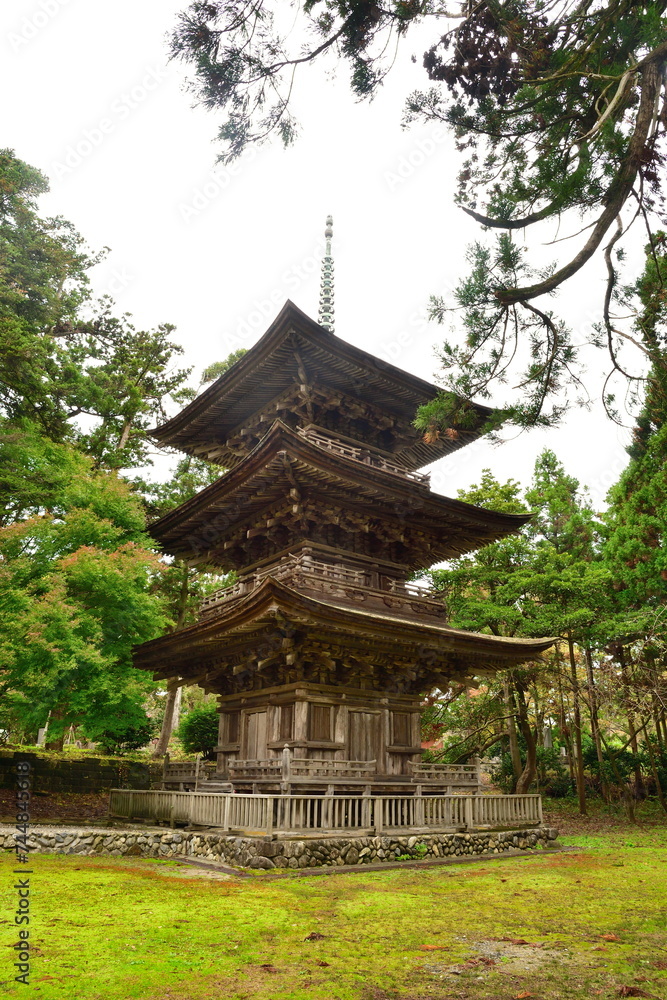 乙宝寺三重塔（新潟県）