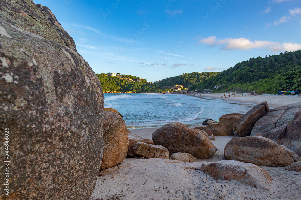 rochas da praia das Bananeiras e a praia do Defunto praia das Cordas Governador Celso Ramos Santa Catarina Brasil rochas da praia das Bananeiras e a praia do Defunto praia das Cordas Governador Celso Ramos Santa Catarina Brasil