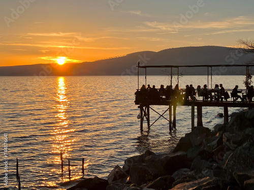 Lago di Bracciano, aperitivo al tramonto a Trevignano