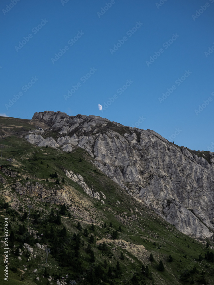 Fototapeta premium Moon and the french mountain