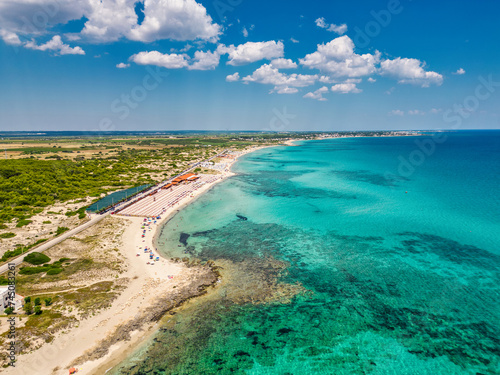 Estate in Puglia: Marina di Lizzano ( Taranto) , spiaggia e mare turchese - Salento, Taranto, Italia photo