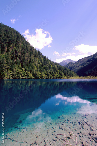 Green Mountains and Waters