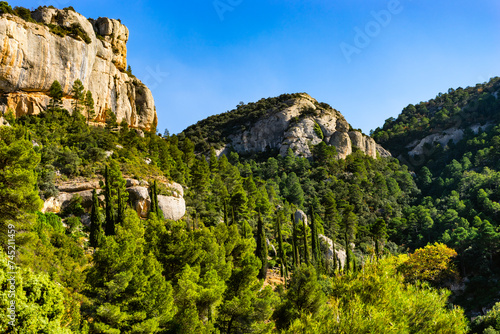 landscape with rocks © bkdi