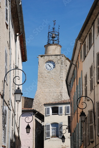 houses in the old town of Lorgues