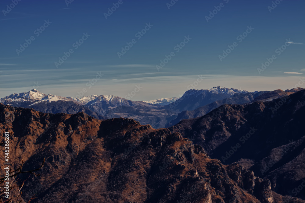 Fototapeta premium View of the mountains surrounding Valentino Park.