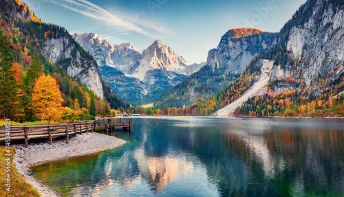 Scène d'automne paisible du lac de Vorderer ( Gosausee ) sur fond glaciaire Dachstein. Vue p.jpg, Firefly Scène d'automne paisible du lac de Vorderer ( Gosausee ) sur fond glaciaire Dachstein. Vue p (