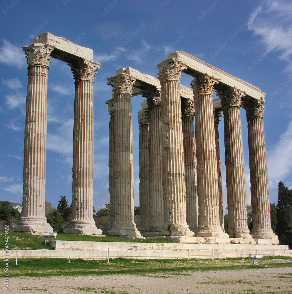 Naklejka premium The Temple of Olympian Zeus is a giant Doric temple located in Athens. It was built to honor the god Zeus, king of the Greek gods, it was the largest in Greece