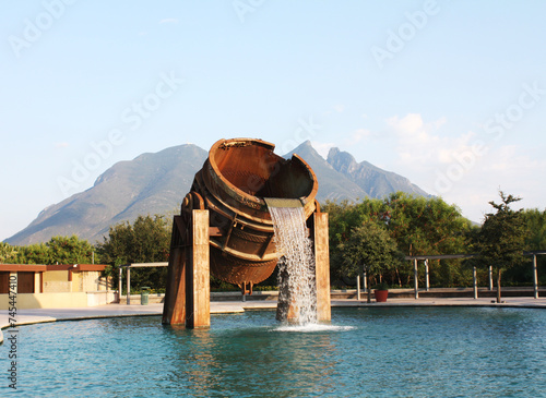 Monterrey, cerro de la Silla, fuente Parque Fundidora photo
