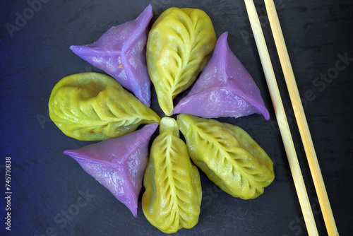 ravioli asiatici colorati, Colorful Asian dumplings photo