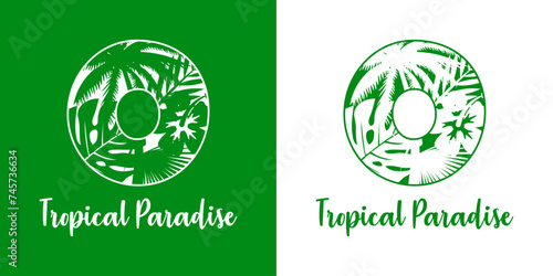 Logo destino de vacaciones. Mensaje Tropical Paradise con letra inicial O con silueta de plantas tropicales