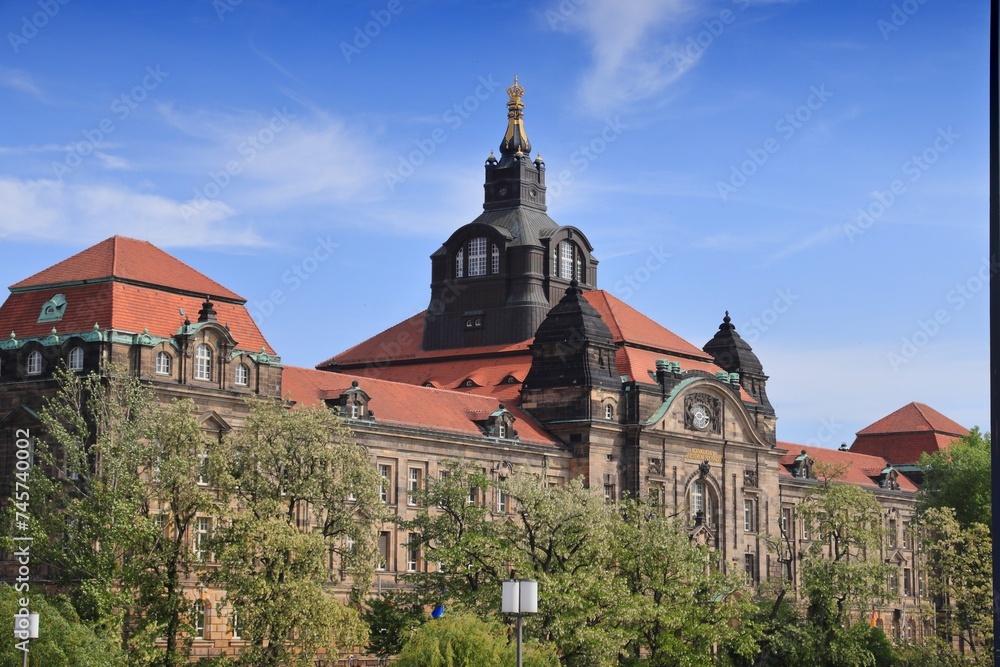 Sachsische Staatskanzlei (Saxon State Chancellery) Sachsische Staatskanzlei (Saxon State Chancellery)