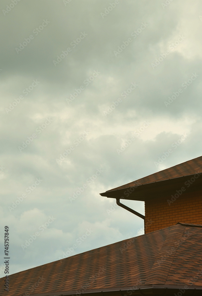 The house is equipped with high-quality roofing of shingles (bitumen tiles). A good example of perfect roofing. The roof is reliably protected from adverse weather conditions The house is equipped with high-quality roofing of shingles (bitumen tiles). A good example of perfect roofing. The roof is reliably protected from adverse weather conditions