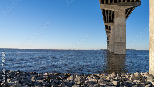 Perspective view of the Sidney Lanier Bridge's structure in Brunswick, Georgia © Red Lemon
