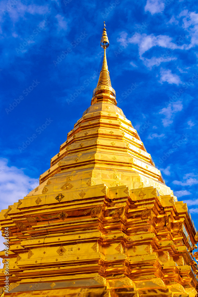 Fototapeta premium Golden Wat Phra That Doi Suthep temple temples Chiang Mai Thailand.