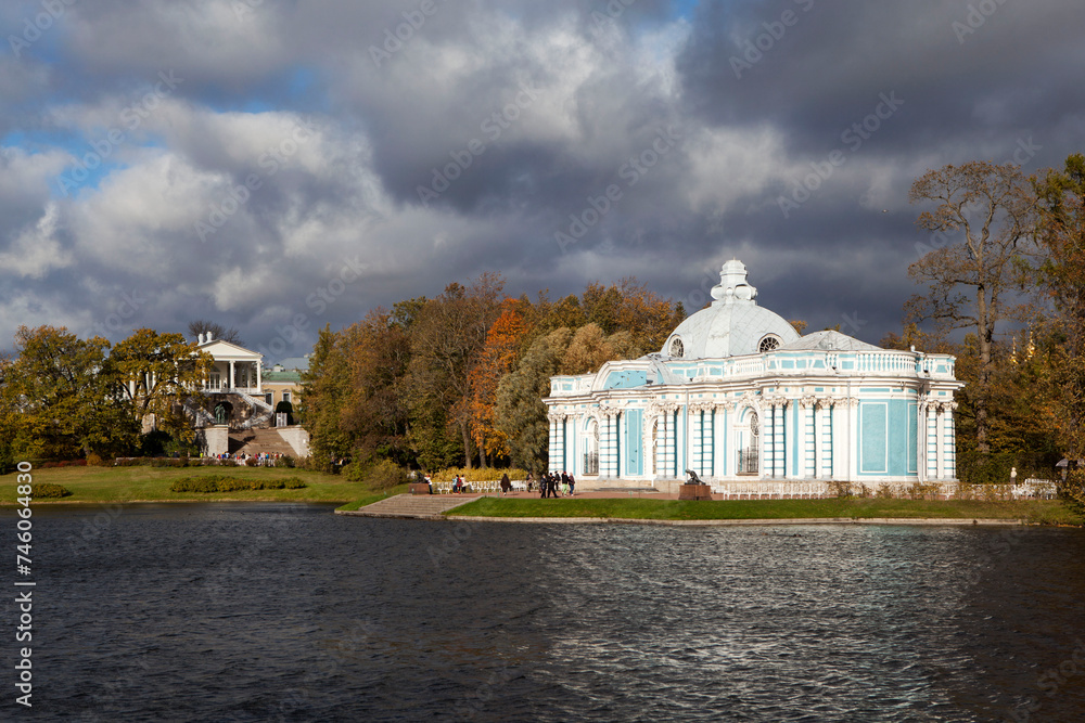 Fototapeta premium Large pond overlooking the Grotto Pavilion and Cameron Gallery. Catherine Park. Tsarskoye Selo. Pushkin. Saint Petersburg. Russia