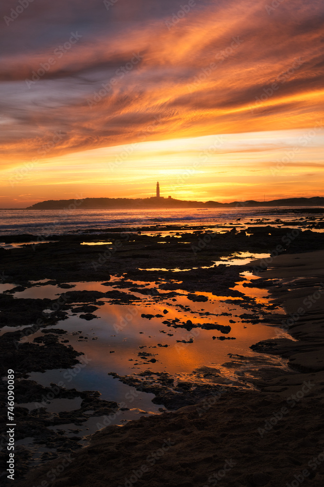 atardecer playa trafalgar